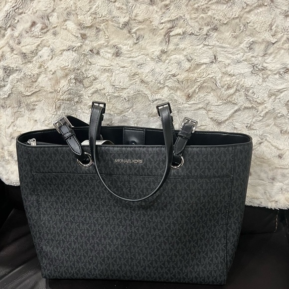 Large Commuter Tote - Picture 1 of 3